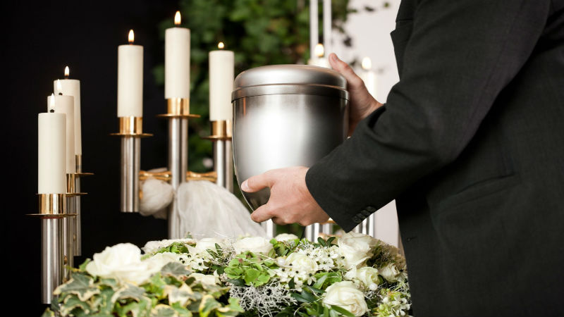 Cemetery Service in Hayward, CA: 4 Reasons Why a Burial is Right for You