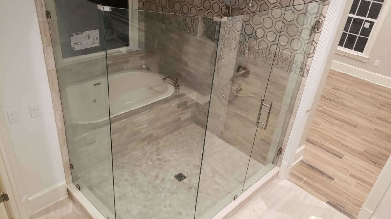 Glass Shower Doors for an Exquisite Bathroom