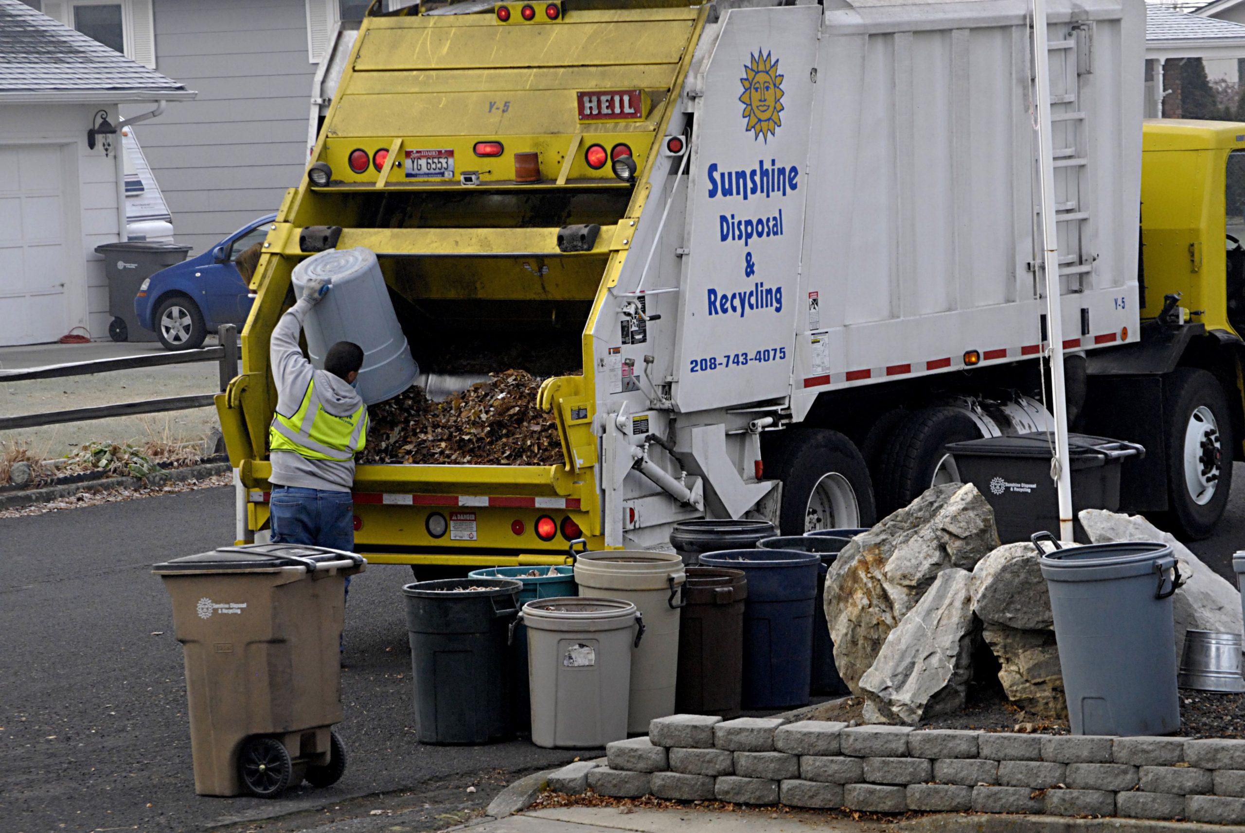 Top Reasons You Need to Hire a Waste Management Company in Crestwood